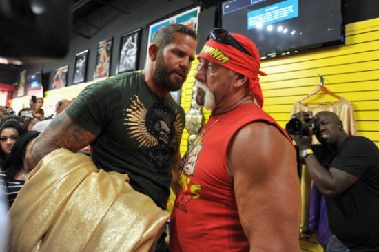 Matt-Morgan-With-Hulk-Hogan-550x366.jpg
