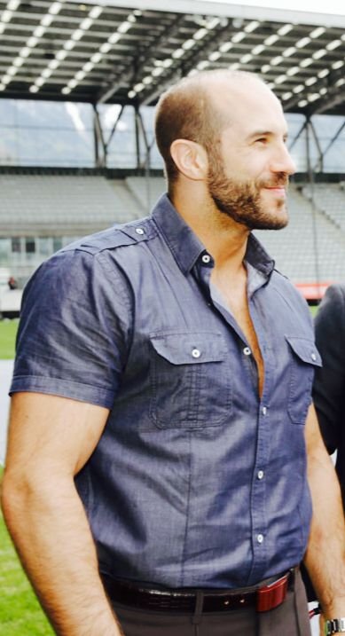 Cesaro Side Look